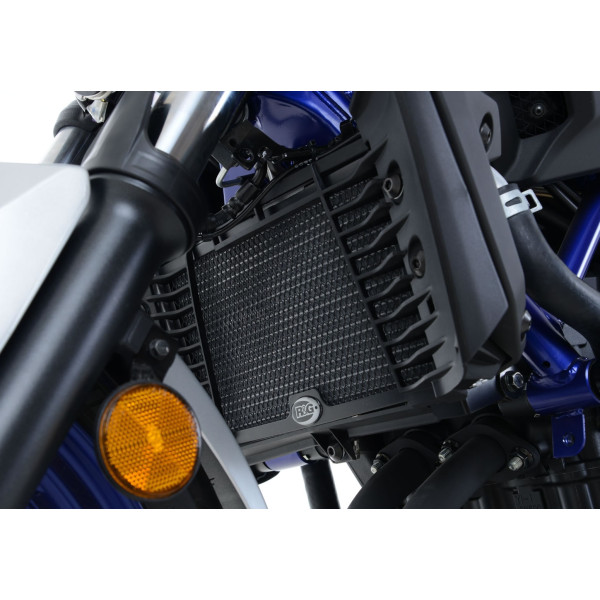 R&G Radiator Guards for Yamaha YZF-R25 '14- and YZF-R3 '15- and the  MT-25 and Yamaha MT-03 '16- models